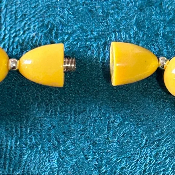 Vibrant Vintage Yellow Beaded Necklace - Picture 3 of 6
